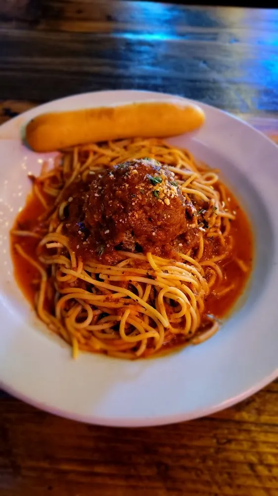 Giant Meatball w Spaghetti